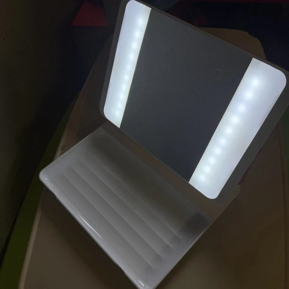 Urban Outfitters Makeup Mirror Spotlite HD Diamond Travel Ultra Bright Daylight